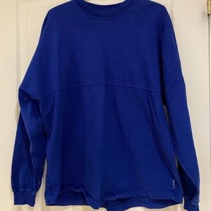 Bigger fit shirt, stiffer material